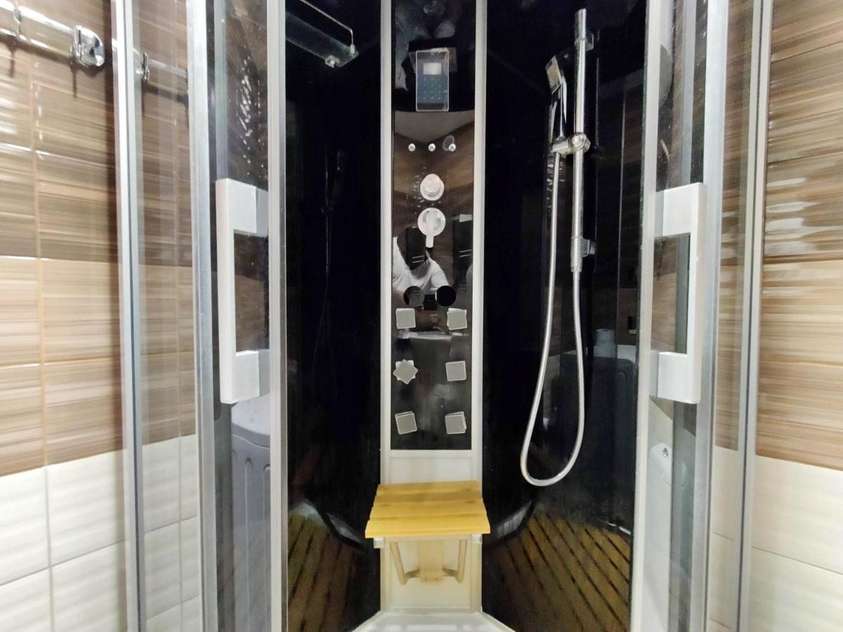 Vip Apartments Sovinion オデッサ エクステリア 写真